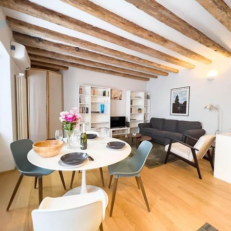 Mazzini 9 Tirabora Short Rent Appartement Triëst Buitenkant foto