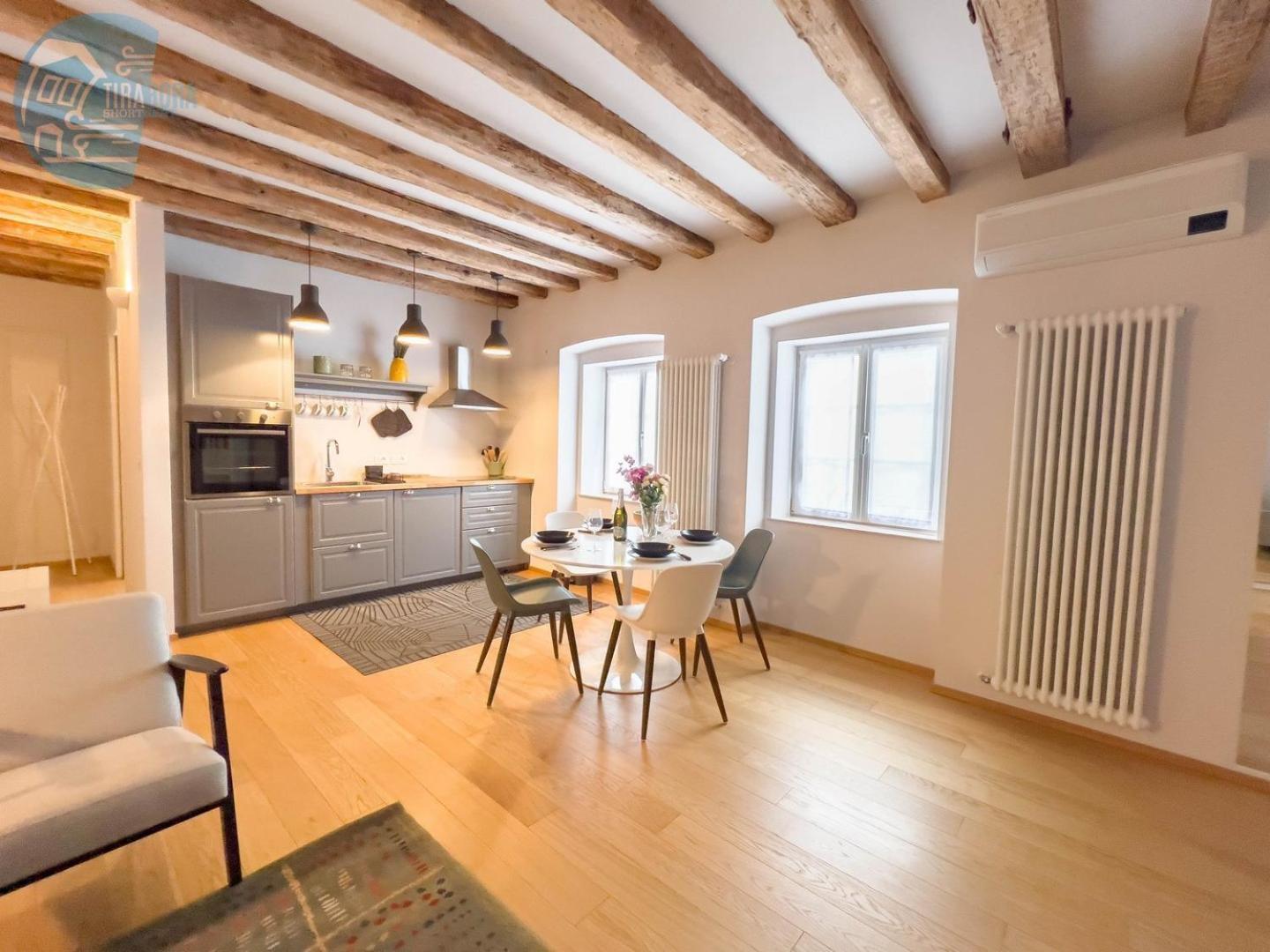 Mazzini 9 Tirabora Short Rent Appartement Triëst Buitenkant foto